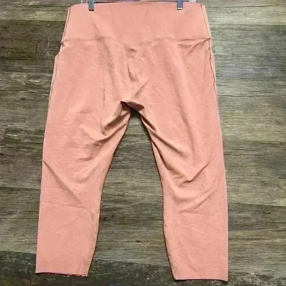 Nike Peach Women’s Leggings Size 2XL - Picture 2 of 8